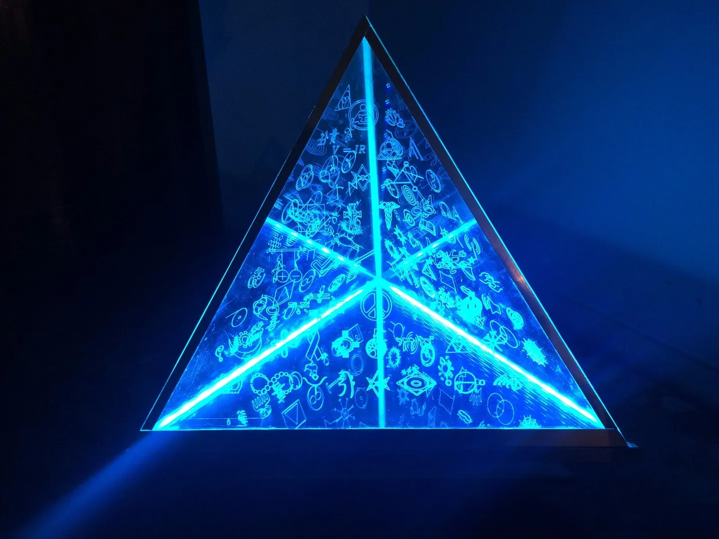Illuminated Symbol Lamp seen directly from the front